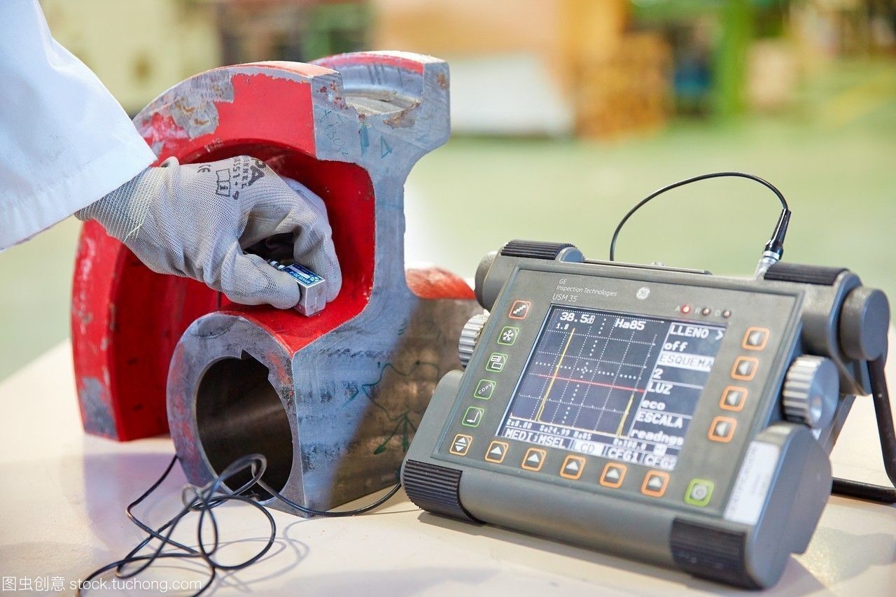 超聲波設備。金屬件缺陷的控制。無損檢測實驗室。技術服務行業。圣塞巴斯蒂安tecnalia研究和創新donostiagipuzkoa巴斯克的國家西班牙。